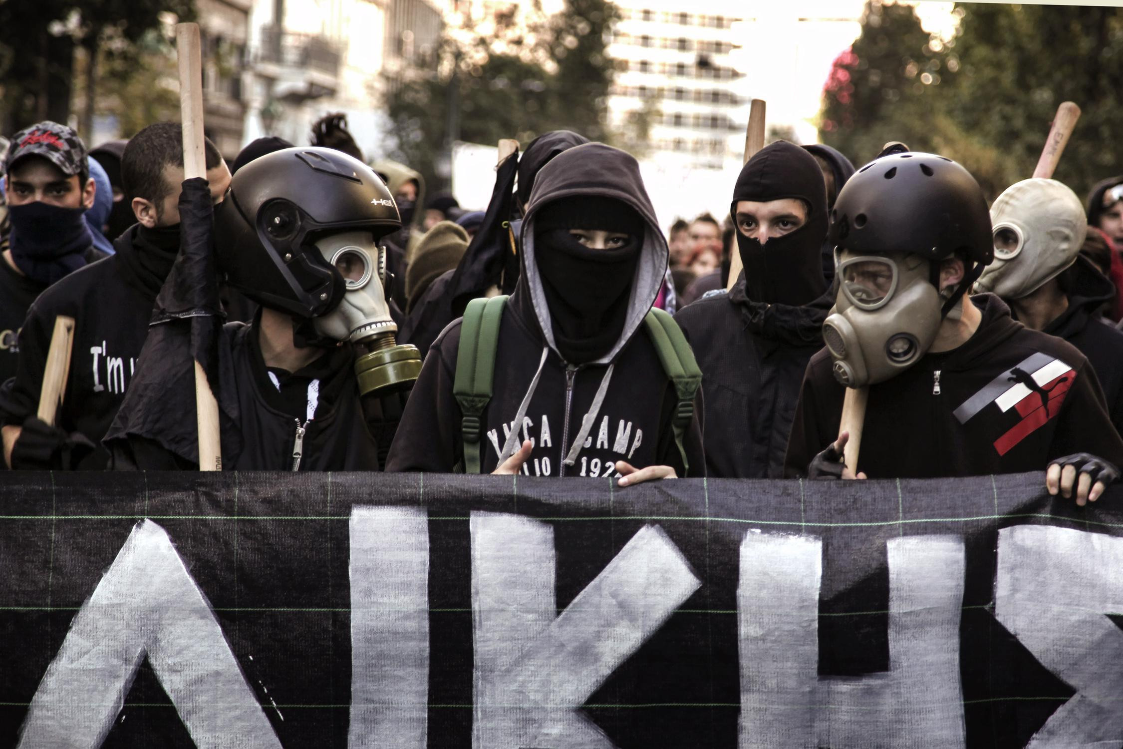 Ντου αναρχικών σε γραφείο συμβολαιογράφου στα Εξάρχεια